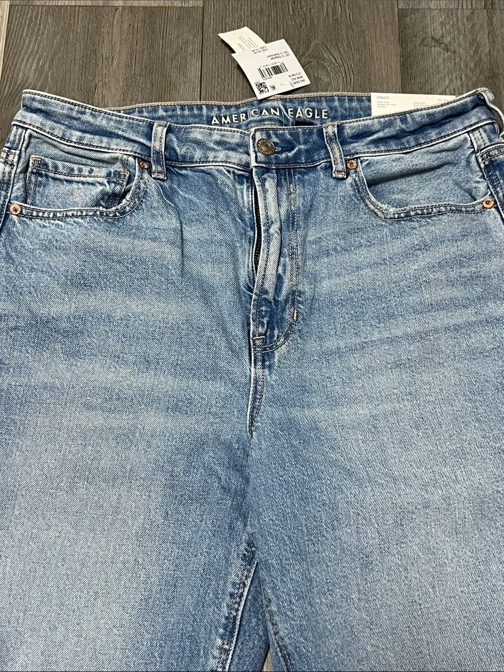 American Eagle woman’s Mom Jeans / size 12 /NWT